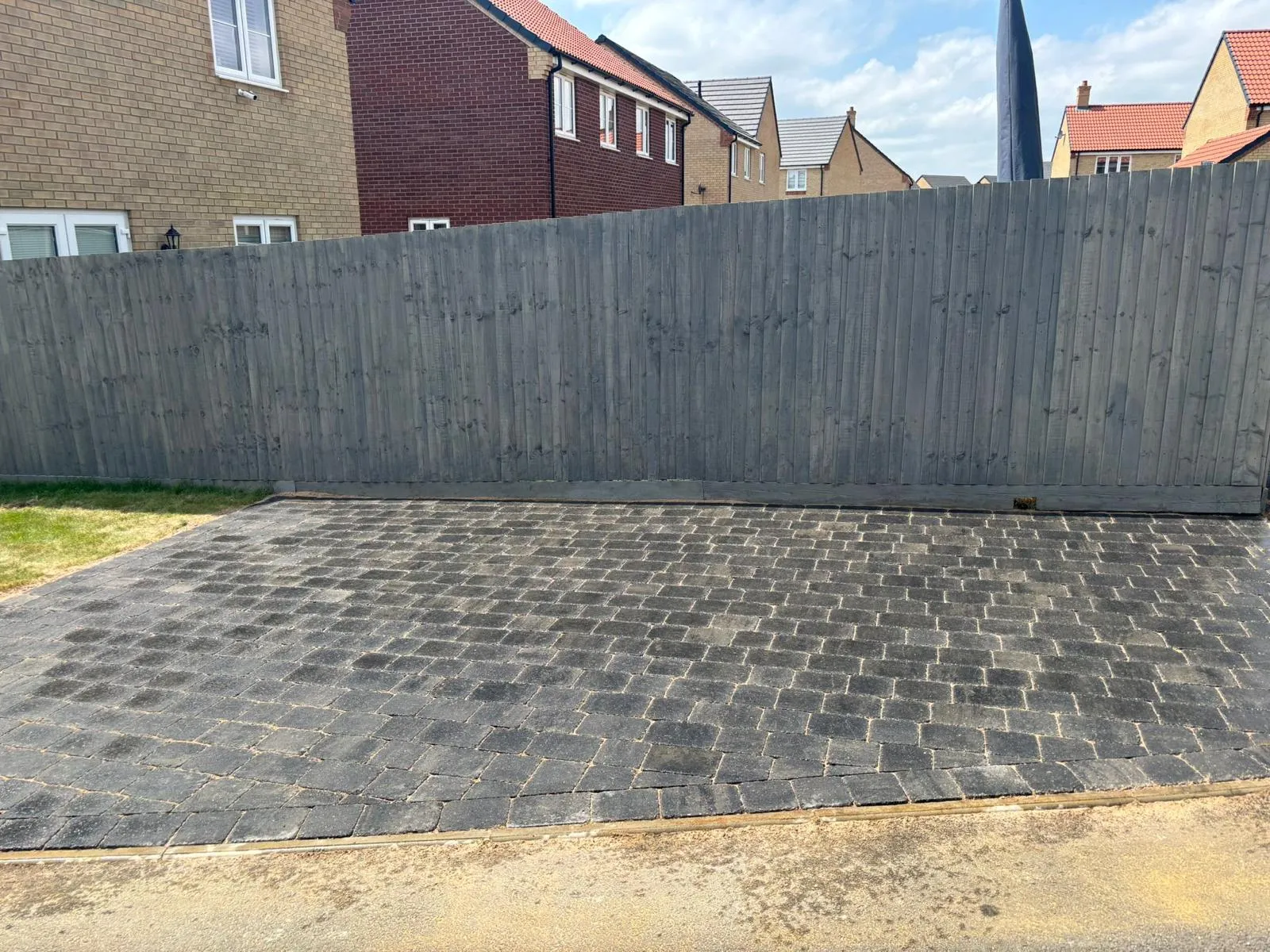 Block paving driveway by Urban Planet Construction