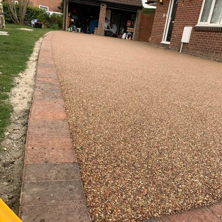 Resin-bound driveway by Urban Planet Construction