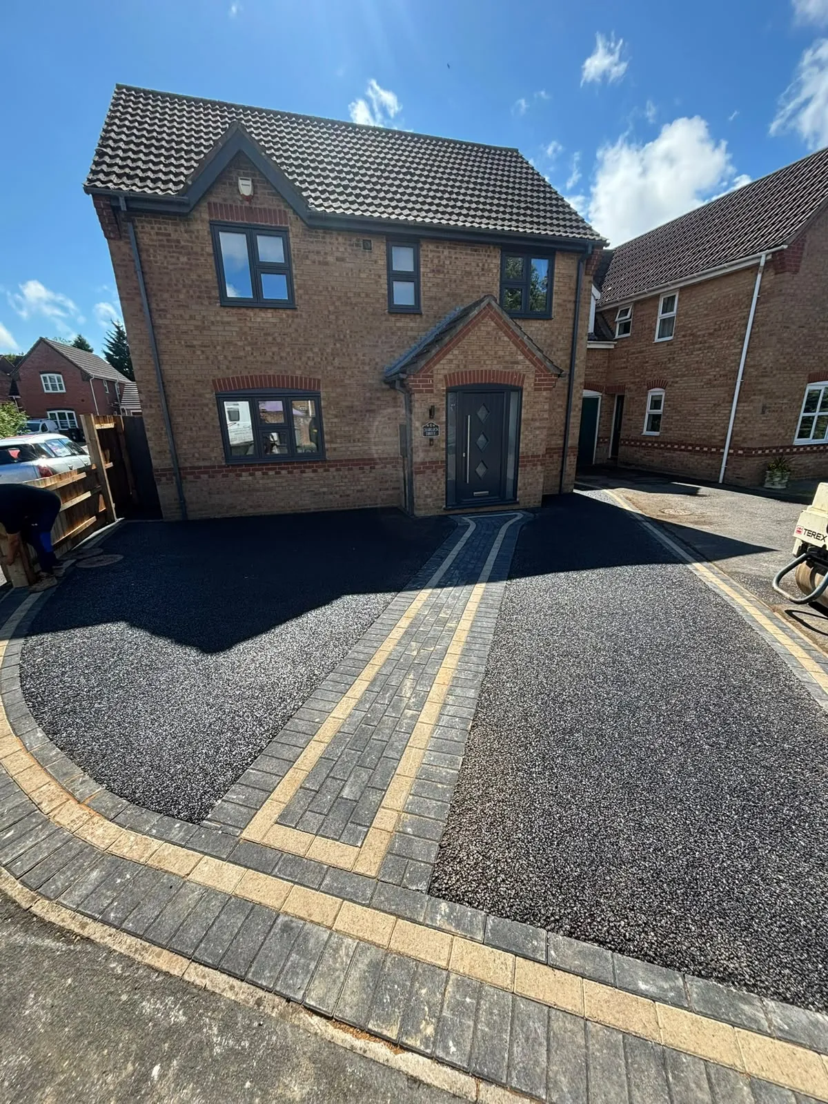 Tarmac driveway by Urban Planet Construction